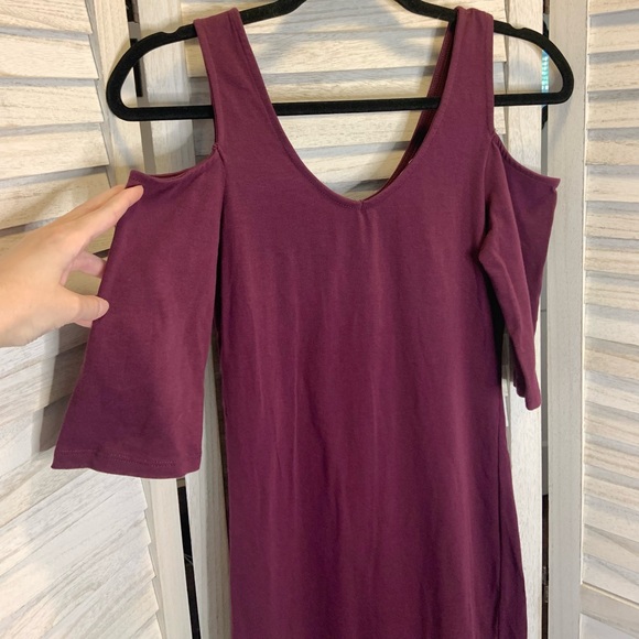 Papaya Plum Purple Slim and Stretchy Cold Shoulder V Neck Bodycon Mini Dress - Picture 5 of 6